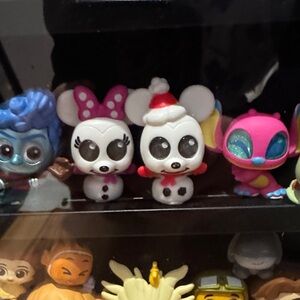 Mickey and Minnie Snowman Doorables